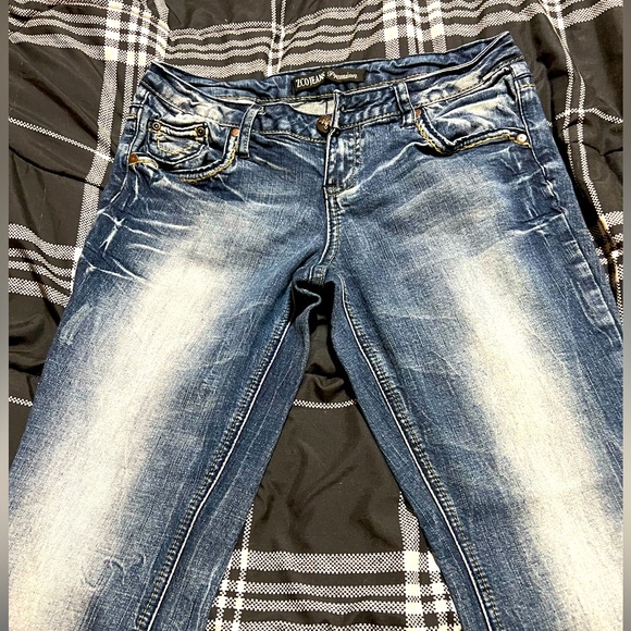 Size 9 ZCO jeans. - Picture 1 of 5